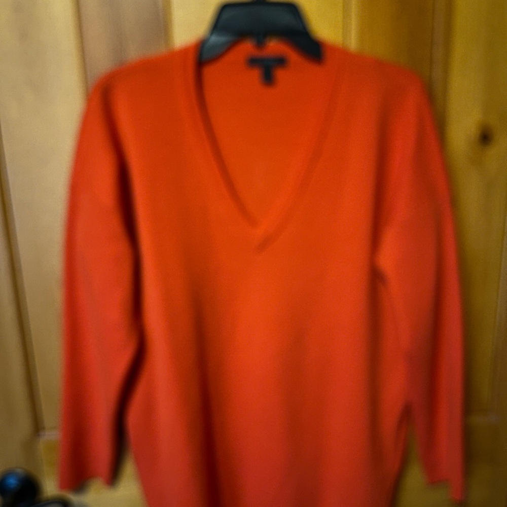 V neck sweater